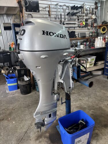 HONDA 20 HP USAGÉ AU VOLANT